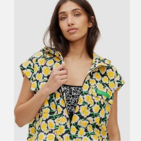 DVF x Target XL Nylon Packable Yellow Poppy Short Sleeve Hooded Utility Vest - Picture 3 of 16